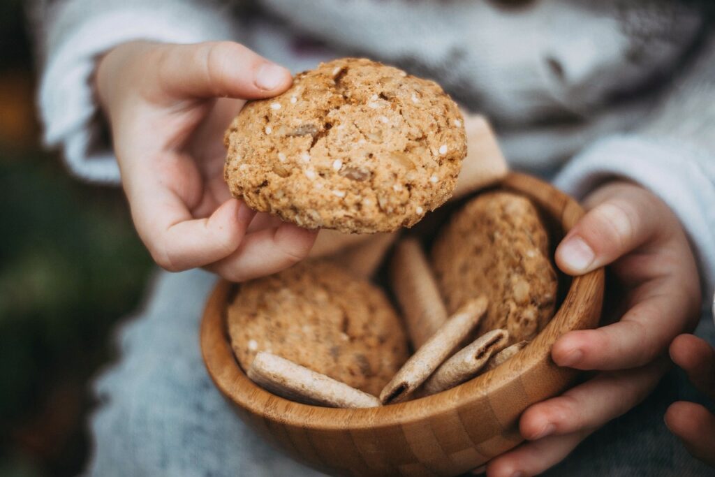 cookies, oatmeal, confectionery-2345439.jpg